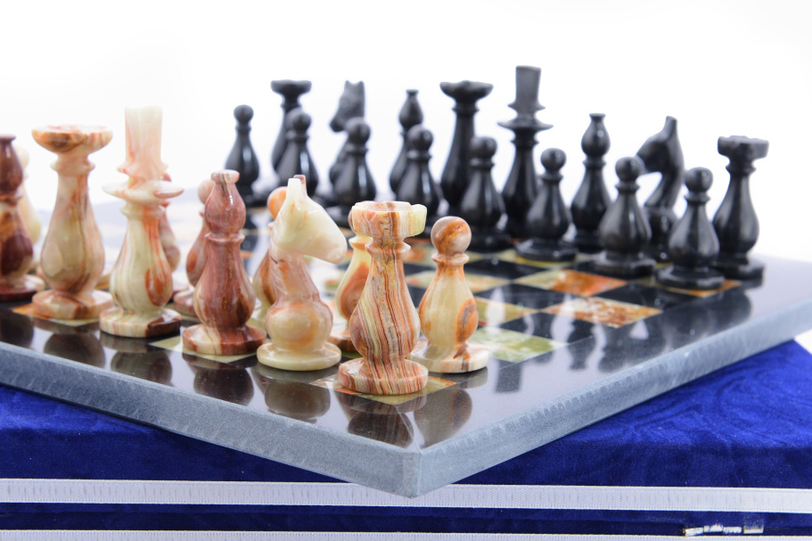 Шахматы из камня "Грация" темный мрамор и оникс 30 купить в Ростове-на-Дону